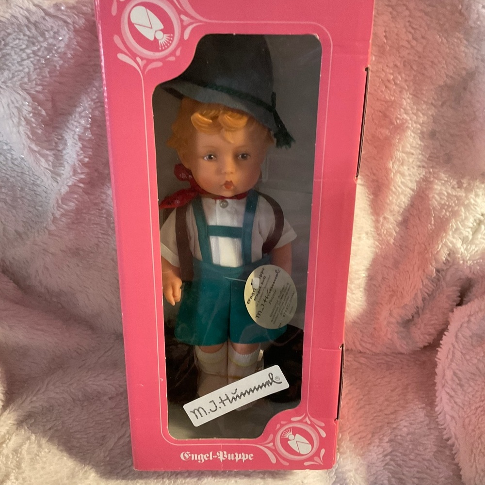 NIB MJ Hummel Boy Vinyl Doll Mint Condition Limited Edition #7657/20000